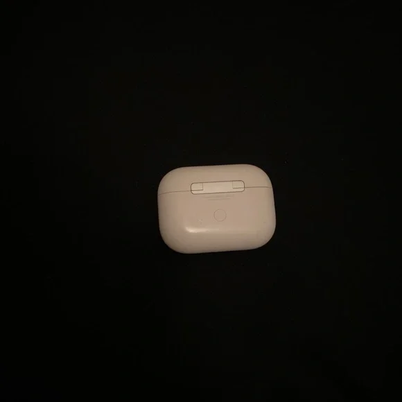 Apple White Earbud Headphones with Compact Design and Smooth Finish